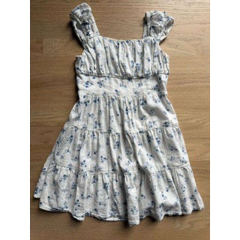 SO Girls Size 8 White Blue Floral Smocked Ruffle Strap Dress